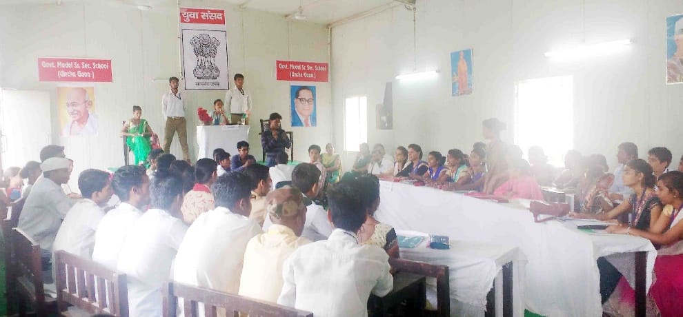 School fiercely debate on serious issues in the Youth Parliamentc