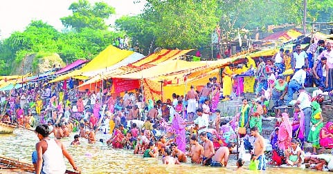 Devotees took dip in the Ganges