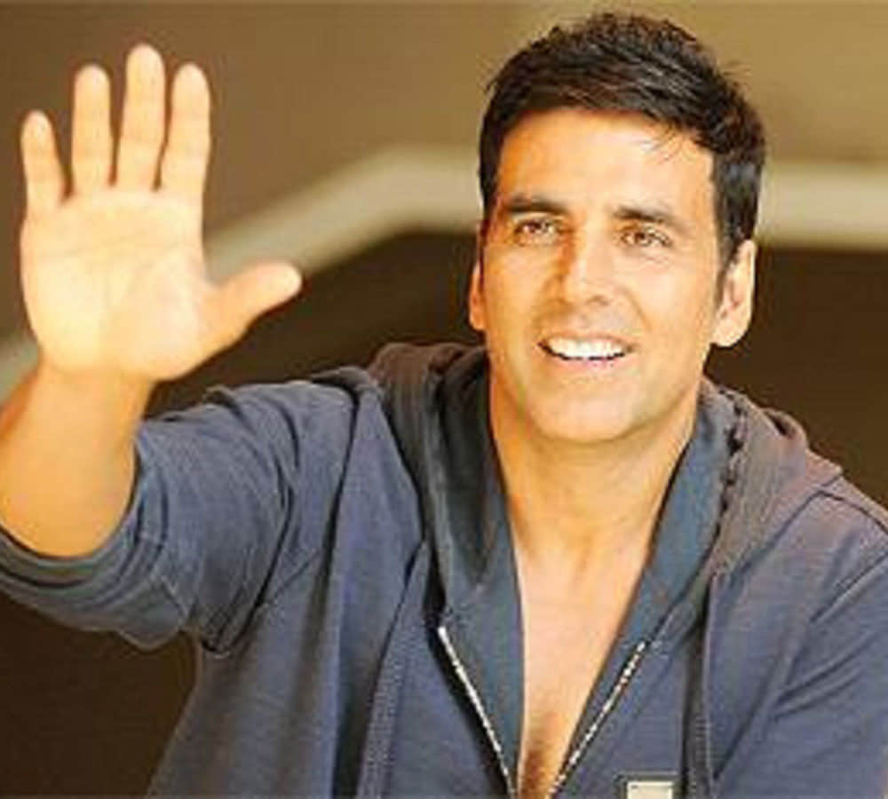 Akshay Kumar Coronavirus: CM Shivraj Singh Chauhan And Bollywood Celebs Wishes for Speedy Recovery