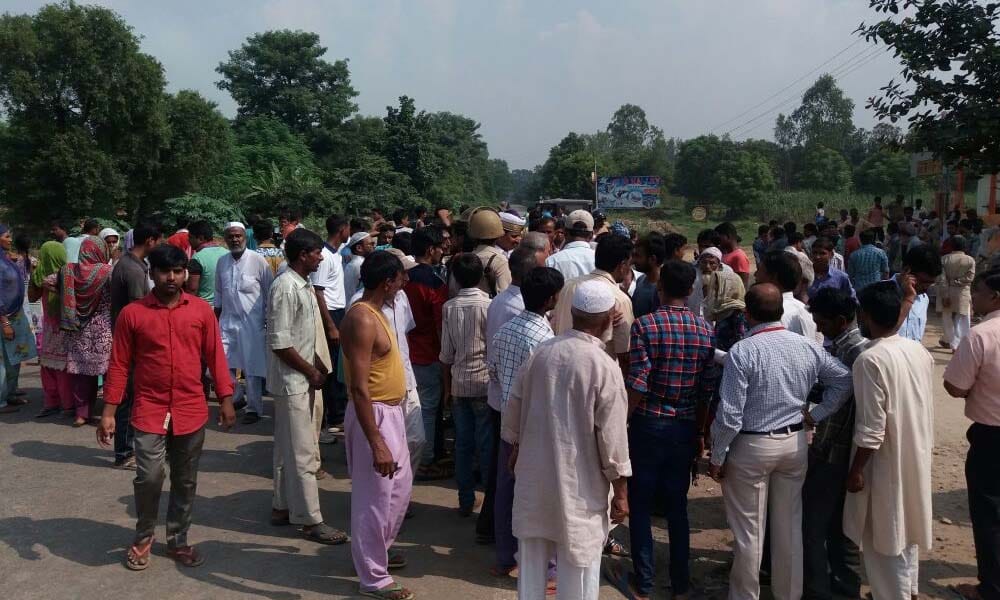 fight happens between two communities in UP's Bijnore
