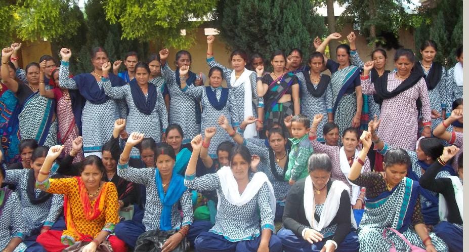 Continued movement of Anganwadi Carykrtrion