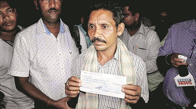 Odisha tribal Dana Majhi gets money from Bahrain Prime Minister