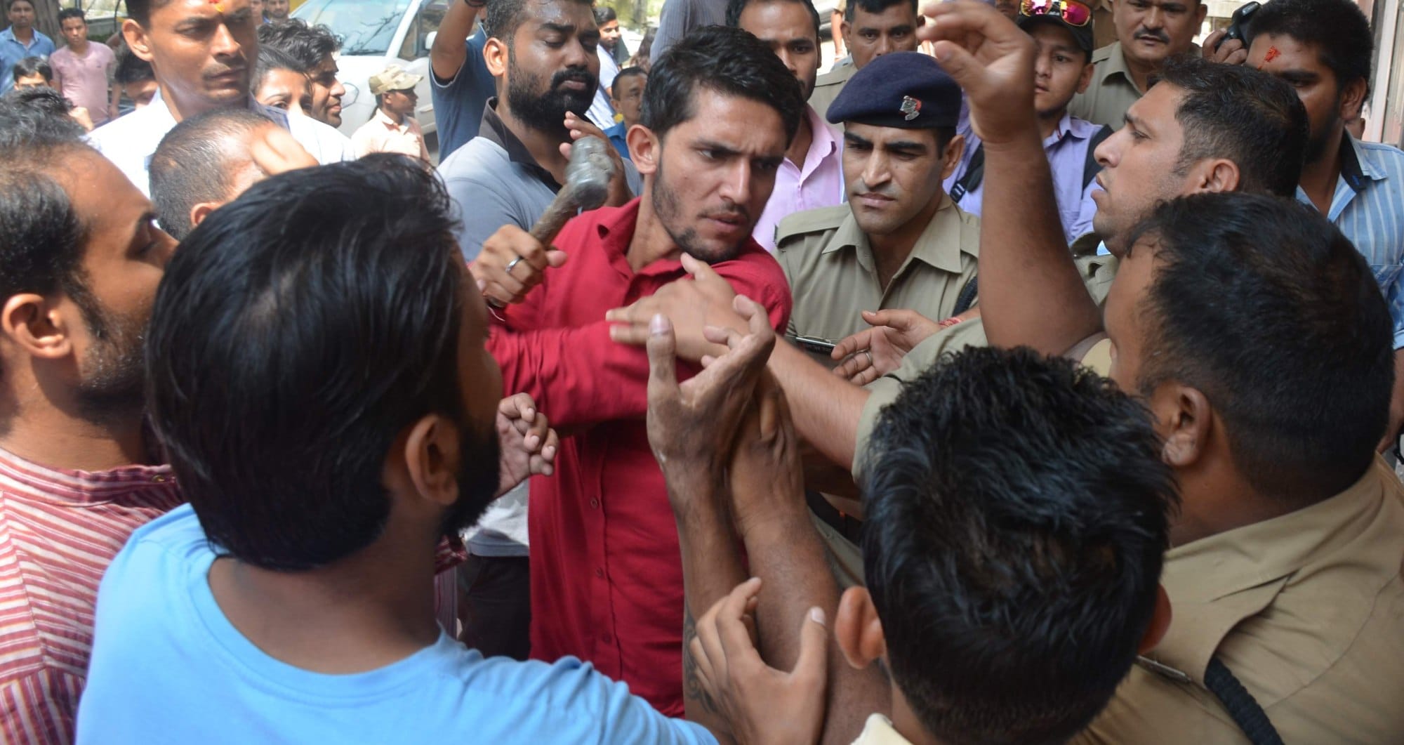 student leader anger in dav.