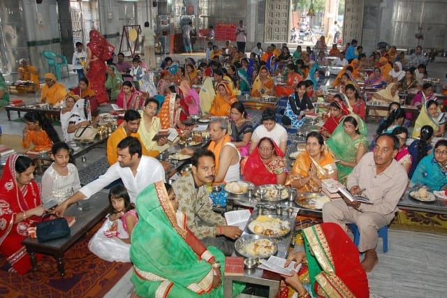 Devotees descended on Anant Chaturdashi in Jinalyon
