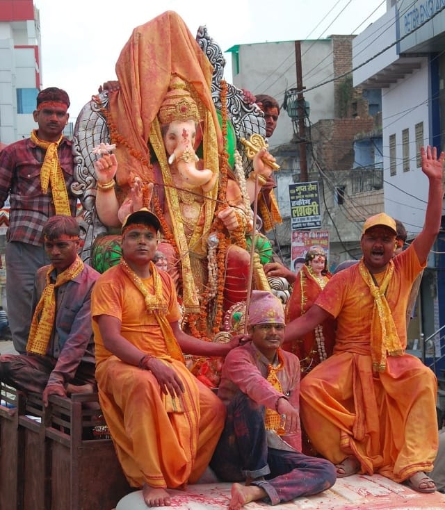 Ganpati Bappa Moriya ... next year you come early .....