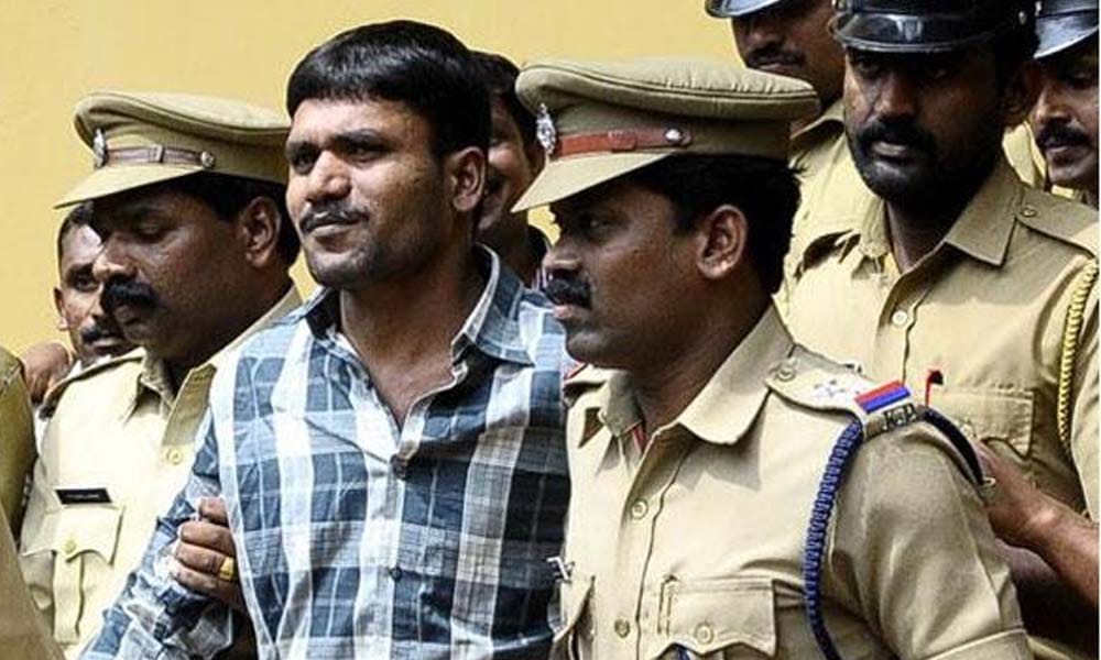  supreme court gives relief to Govindachamy from-death-penalty in soumya rape case 