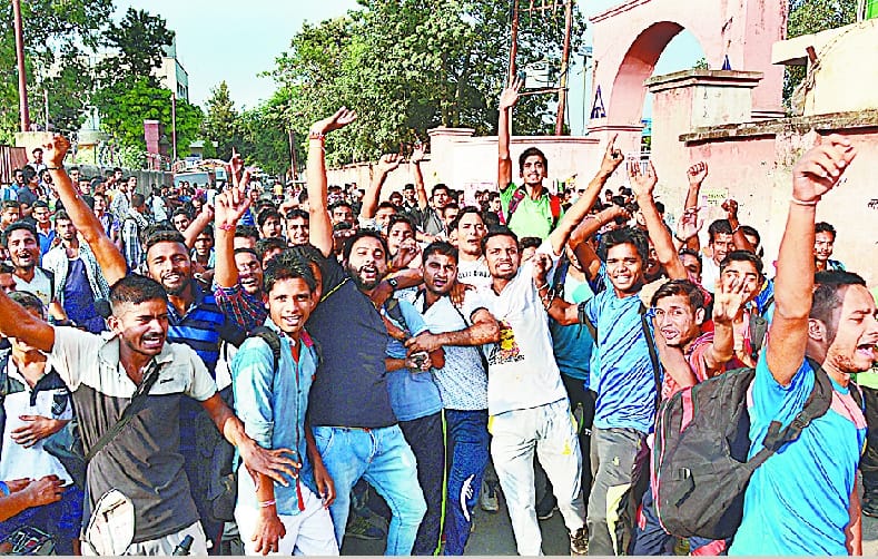 Agitation against the police, protesting