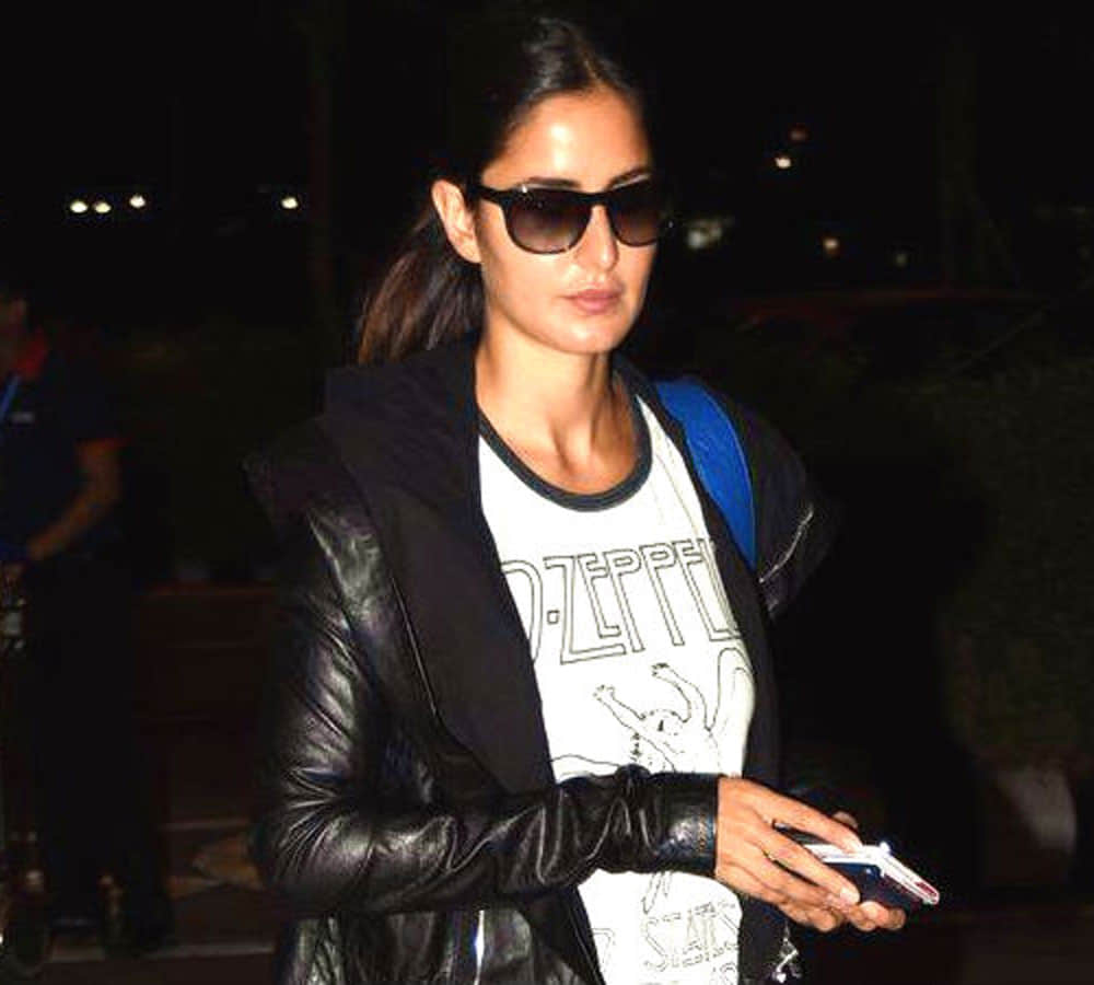 katrina kaif high voltage drama on at airport