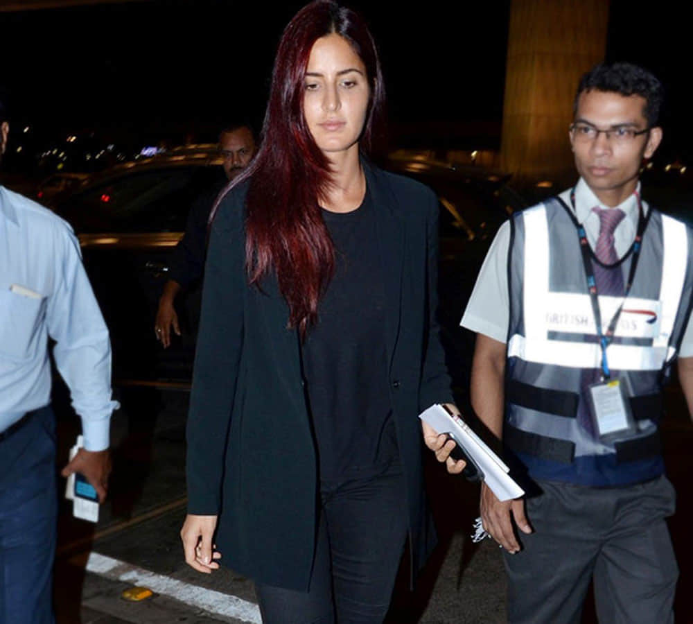 katrina kaif high voltage drama on at airport