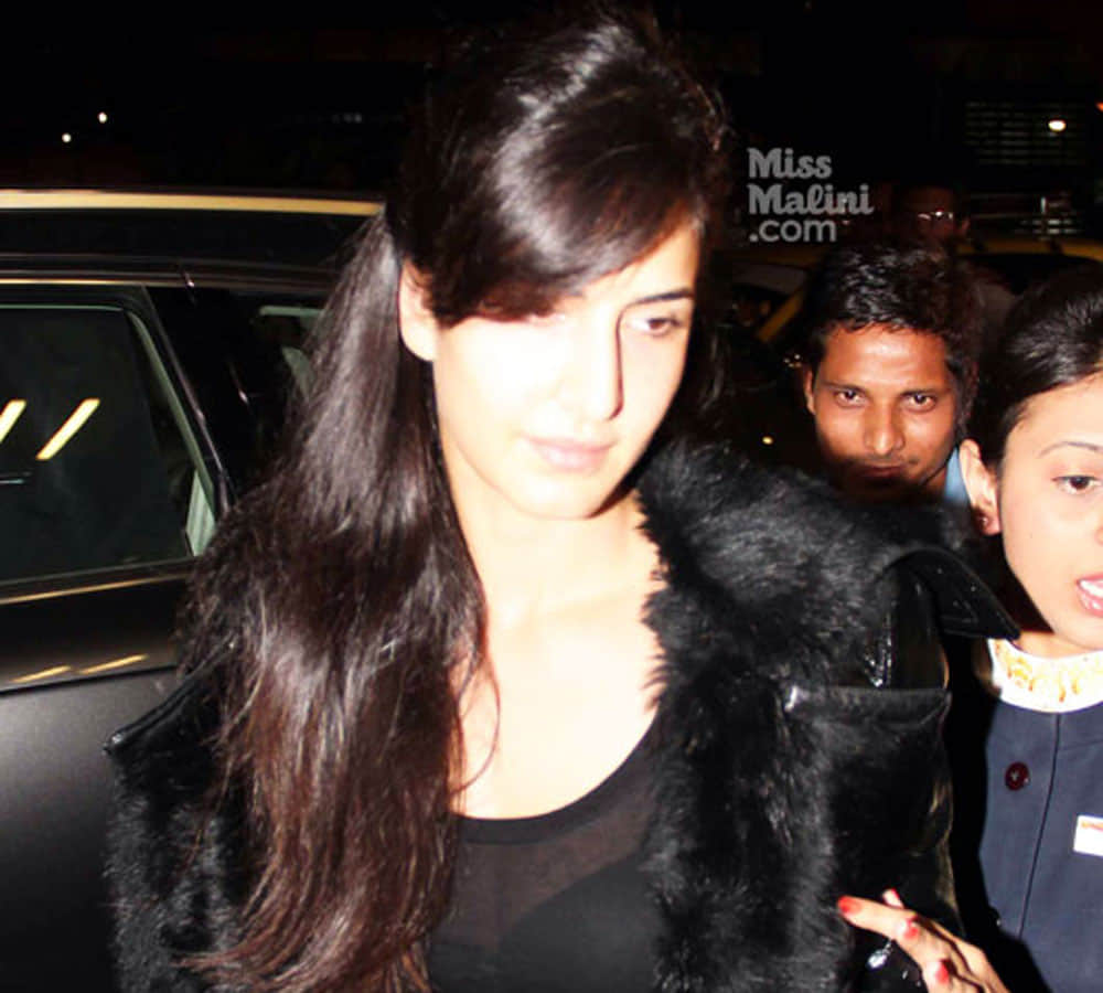 katrina kaif high voltage drama on at airport
