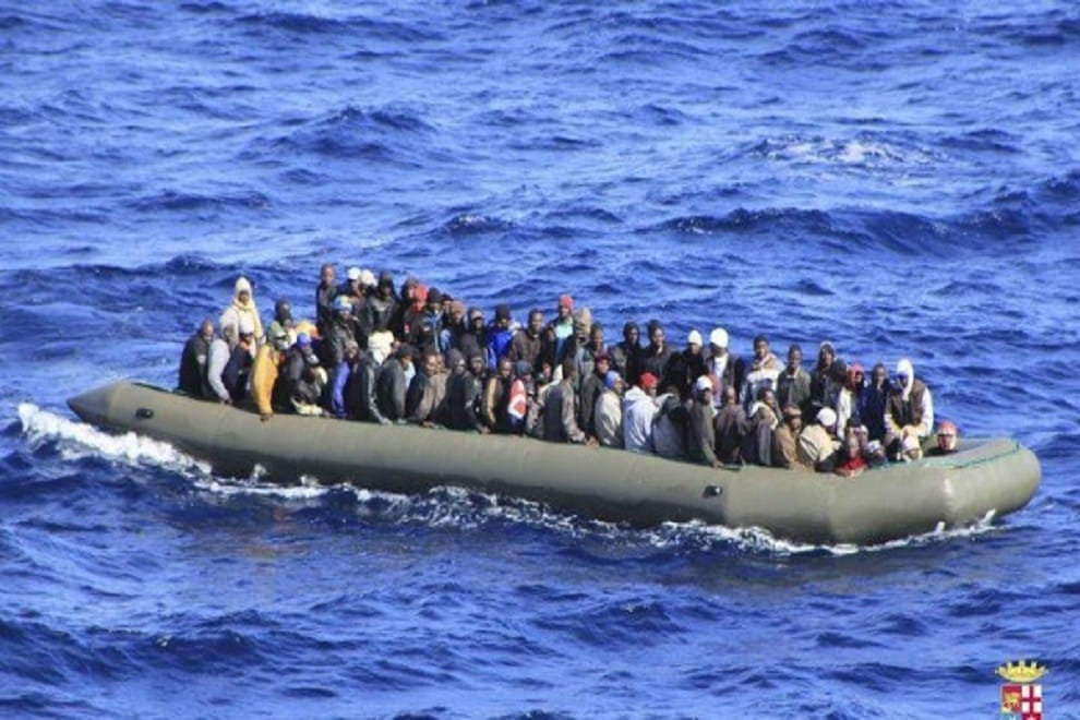 80 migrants feared dead after boat capsizes off Tunisia