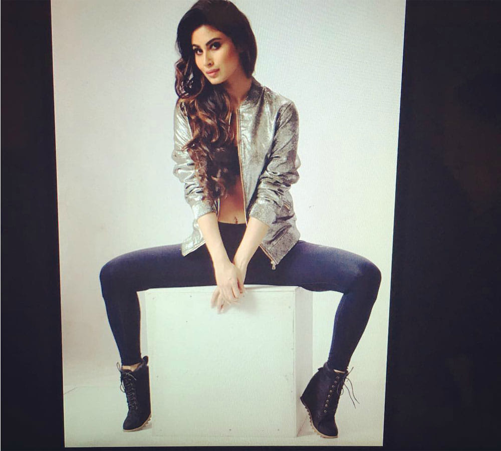 Internet is Obsessed With Mouni Roy hot photoshoot