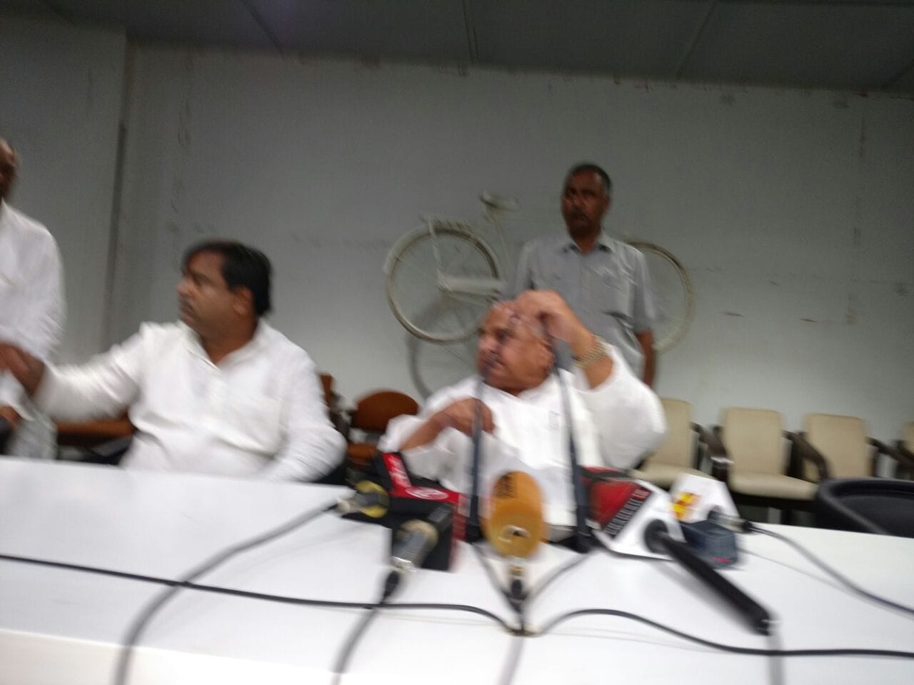 mulayam singh speaks on gayatri prajapati
