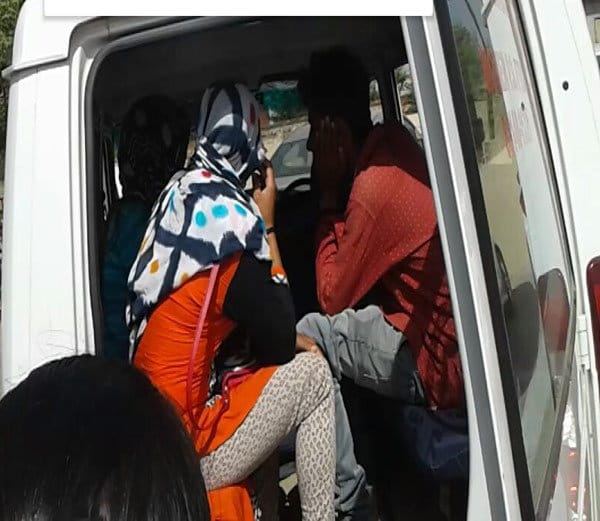 lady police raid in fourteen hotels of fatehabad, three couple found naked in rooms