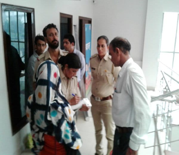 lady police raid in fourteen hotels of fatehabad, three couple found naked in rooms