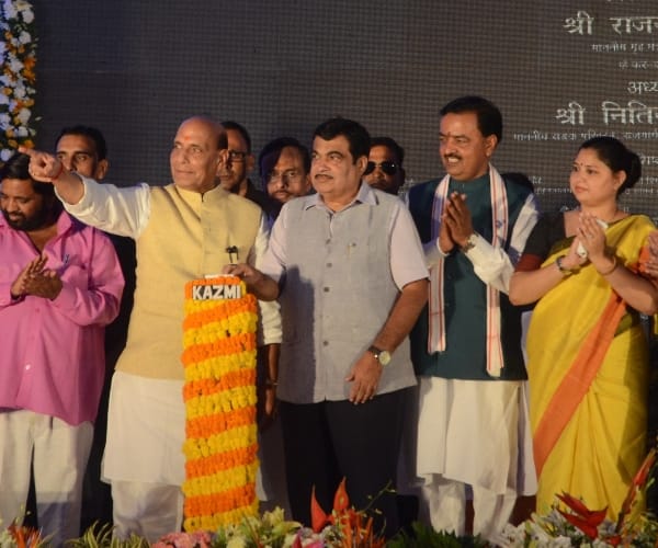 Rajnath singh laid foundation stone of outer ring road in Lucknow.