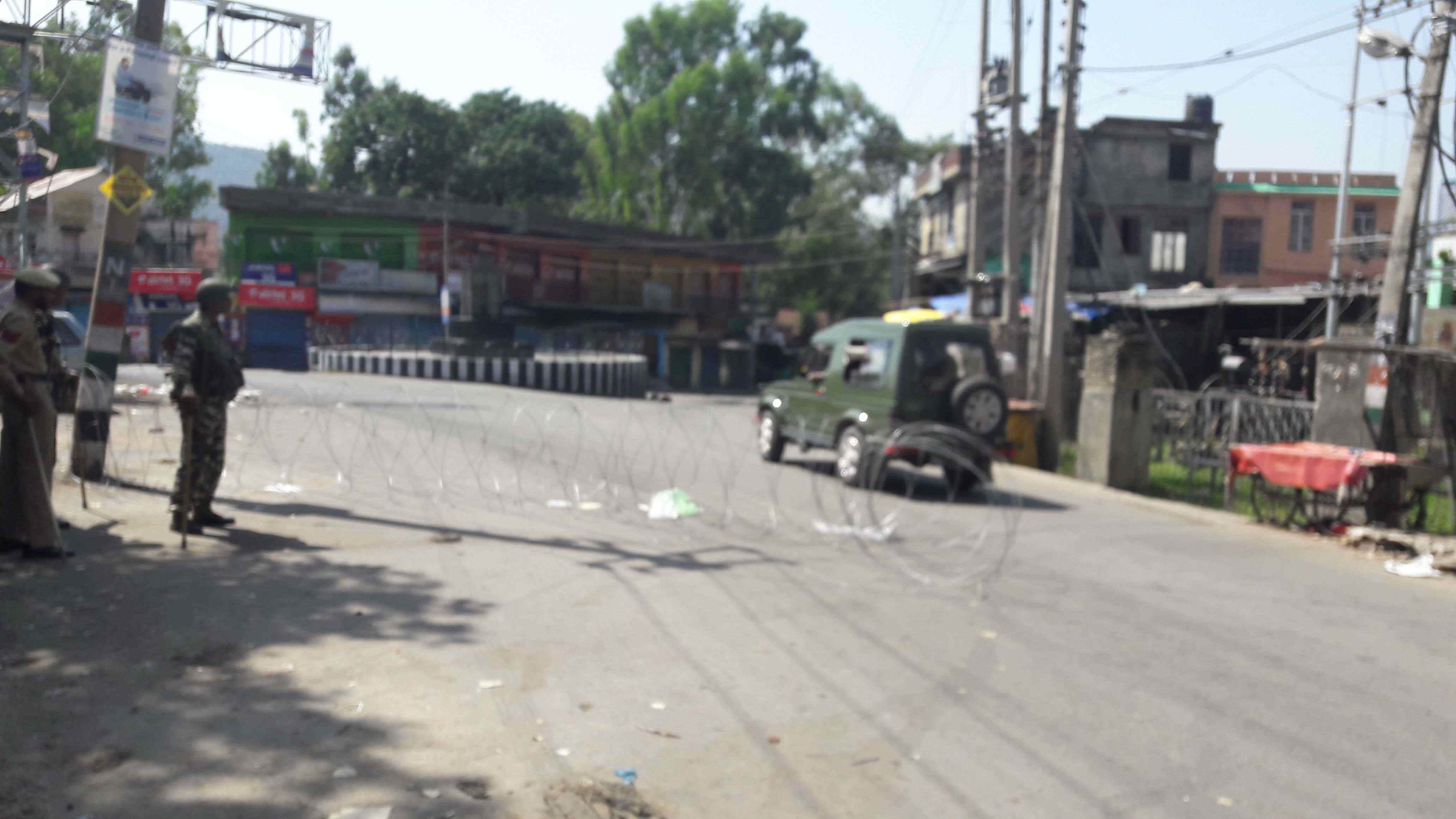 stone pelting on army in rajouri