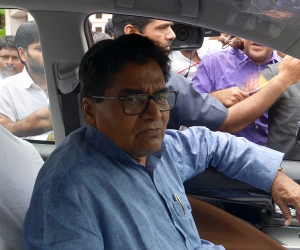 Ram Gopal Yadav reinstated in Samajwadi party