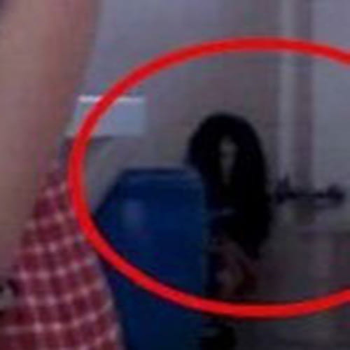 Teens Take Selfie And Capture Ghost