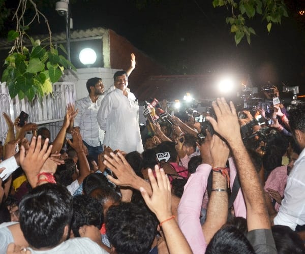  Shivpal yadav addresses his supporters outside of his home.