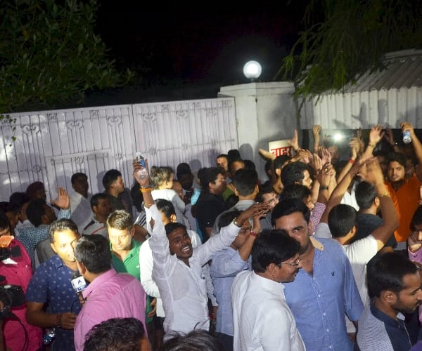 Shivpal yadav supporters reach his home.