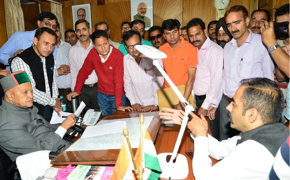 Teachers Raised Salary Deduction issue with CM Virbhadra Singh.