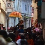 Tiger Shrof shooting Aid in Varanasi, pics