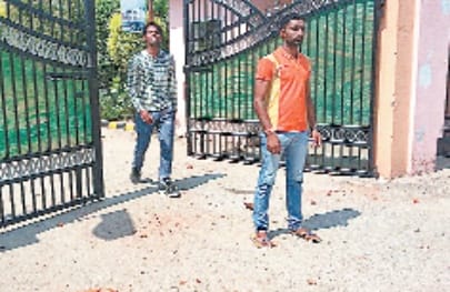 chhatra guton mein sangharsh