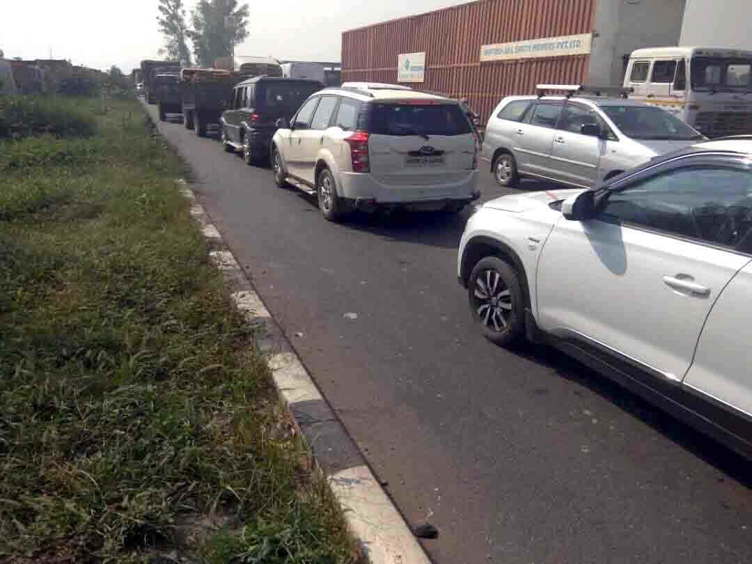 Nh-2 was bogged down for six hours