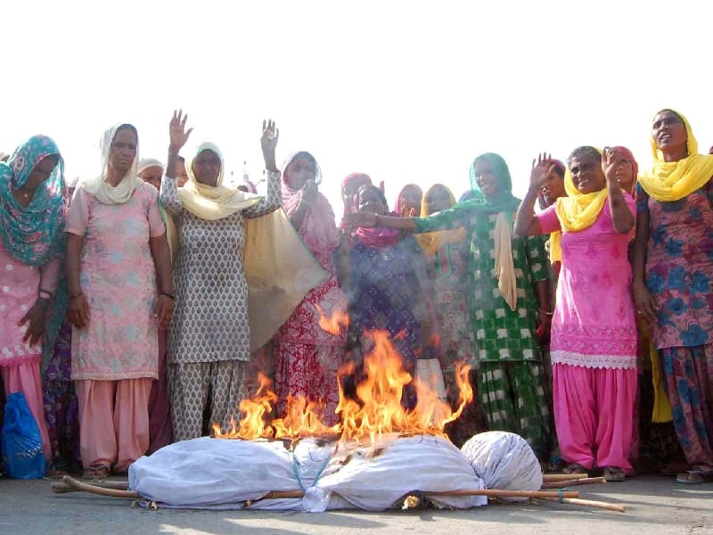 field farmers protest, highway jam, labmi, muktsar