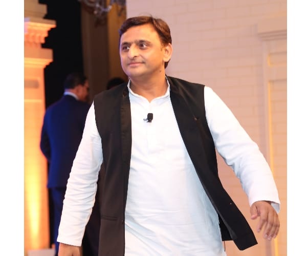  vidhanmandal meet with akhilesh yadav.