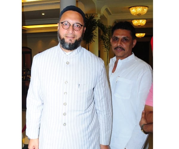 owaisi verbal attack on akhilesh yadav vikas yatra