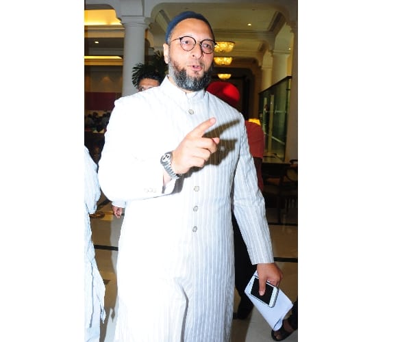 asaduddin owaisi declares candidate for UP election.