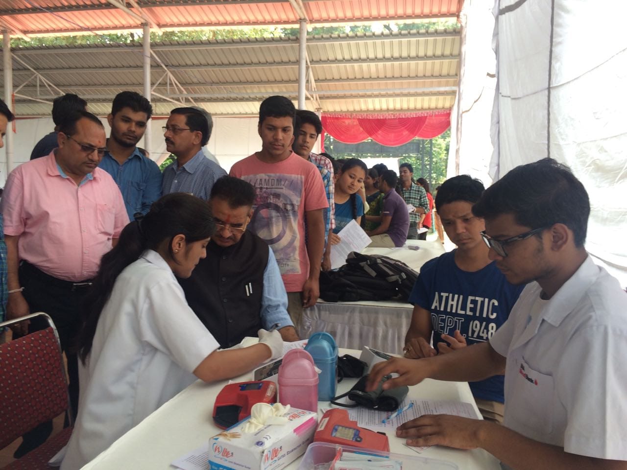 blood donation camp on PM modi birdthday in dehradun.