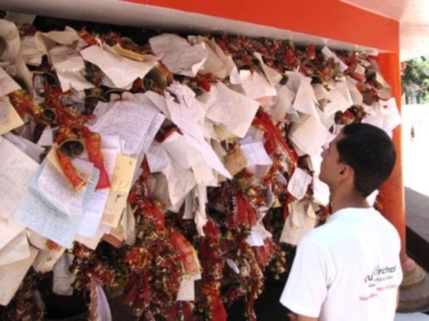 devotees offering letter to golu devta.