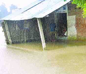 Reduced water level, many villages surrounded by water