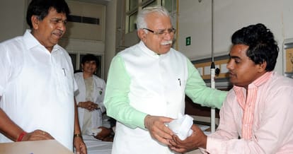 haryana chief minister manohar lal khattar presented big gift to pm narendra modi on birthday
