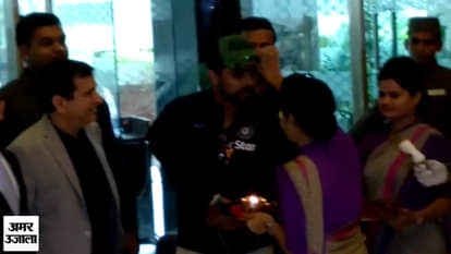 Cheteshwar pujara and Ravindra jadeja reached kanpur