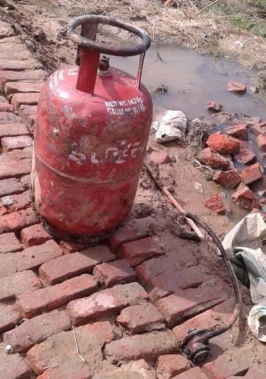 lit fire in gas cylinder,panic