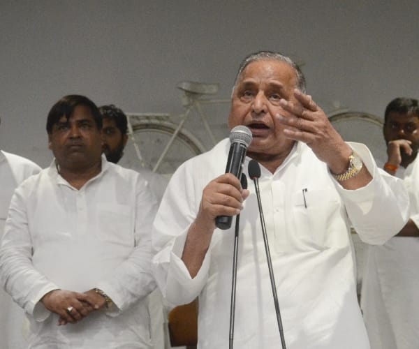 Mulayam Singh yadav speech in party meeting