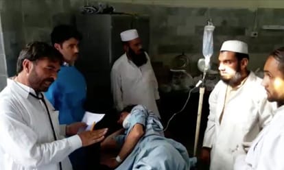 Pakistan: Suicide bomber kills dozens in Mosque during Friday prayers