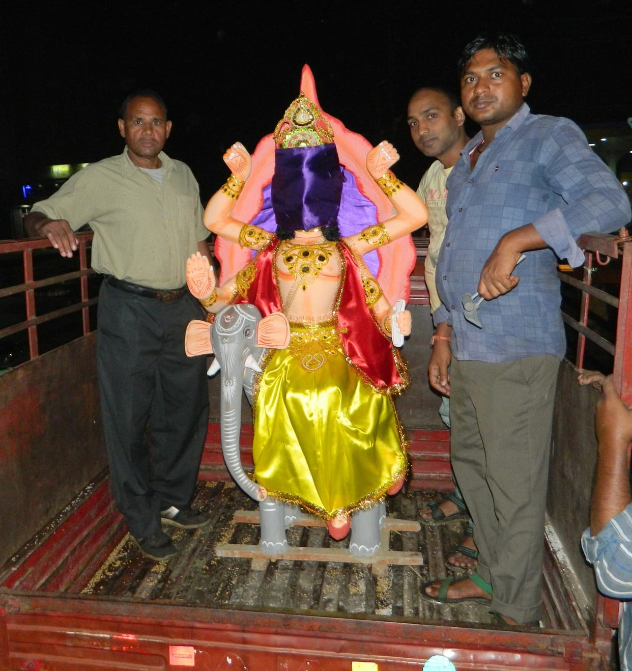 Vishwakarma sit in-law decorated pandals