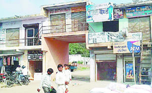 The four traders sought extortion