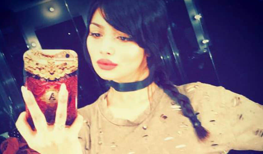 this heroine is doing lip surgery