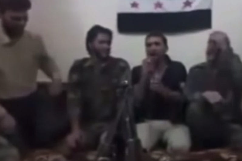 Video: Syrian rebel army soldiers killed while taking Selfie