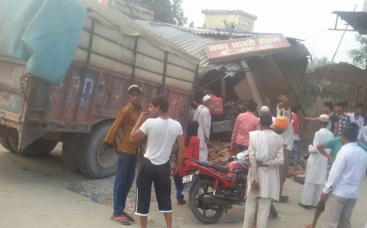 tractor trolley moved without driver, damaged