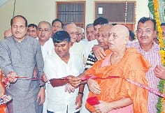 manav seva ke liye aage aayein