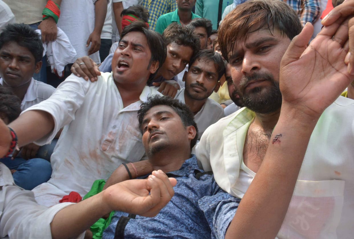 Student elections: student groups beatings, stone throwing