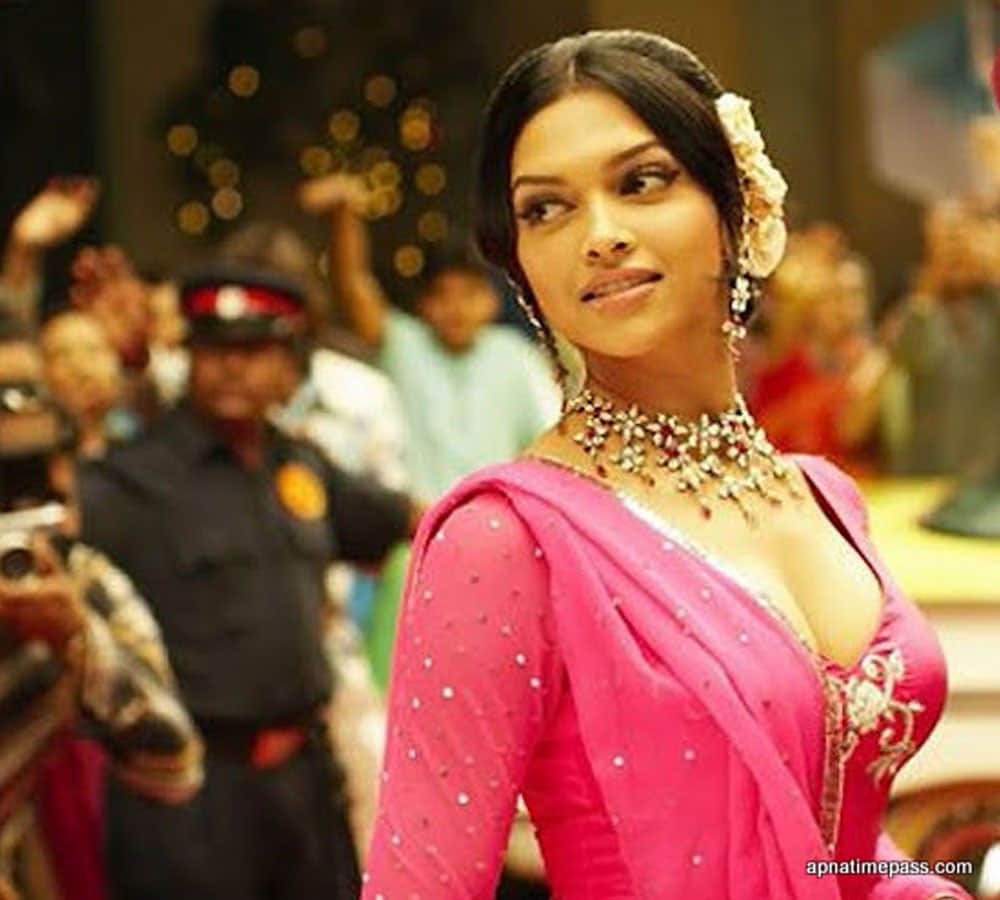 hema malini calls deepika padukone the new dream girl 