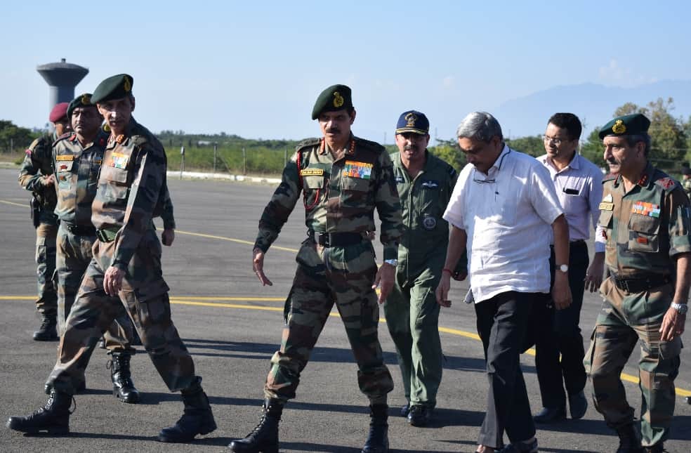 MANOHAR PARRIKER VISITS SOLDIERS IN HOSPITAL 